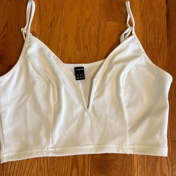 Shein midriff v-neck top size medium darts in front crop top cream - Picture 1 of 6